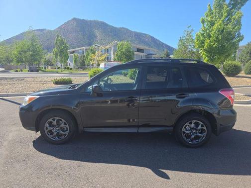 Crystal Black Silica 2014 Subaru Forester 2.5i Premium