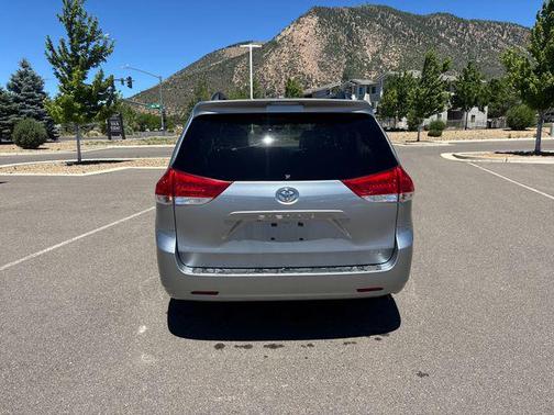Silver Sky Metallic 2011 Toyota Sienna XLE