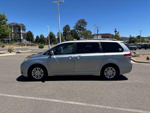 Silver Sky Metallic 2011 Toyota Sienna XLE