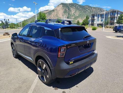 Deep Blue Pearl 2025 Nissan Kicks SR