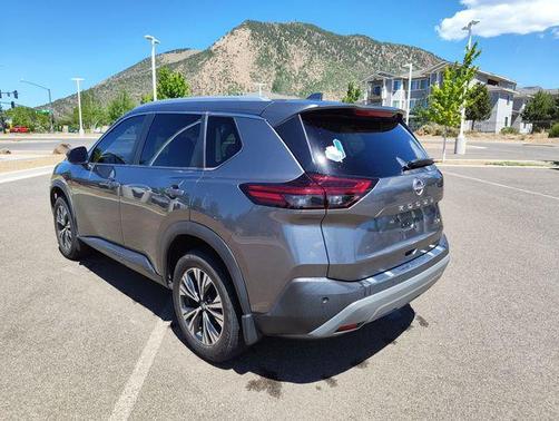 Gun Metallic 2022 Nissan Rogue SV