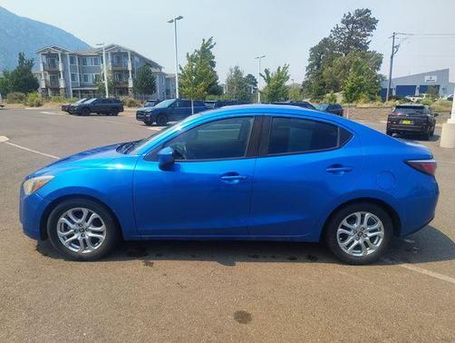 Sapphire 2017 Toyota Yaris iA Base