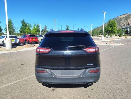 Brilliant Black Crystal Pearlcoat 2014 Jeep Cherokee Latitude