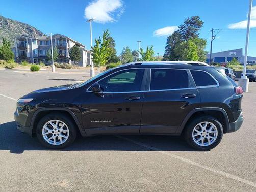 Brilliant Black Crystal Pearlcoat 2014 Jeep Cherokee Latitude