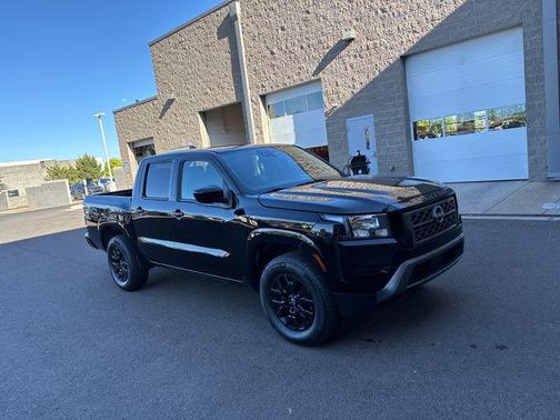 Super Black 2022 Nissan Frontier SV