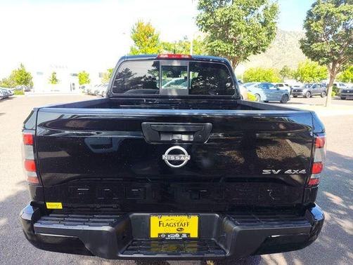 Super Black 2022 Nissan Frontier SV
