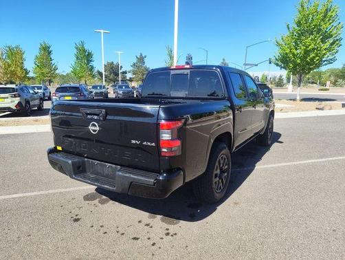 Super Black 2022 Nissan Frontier SV