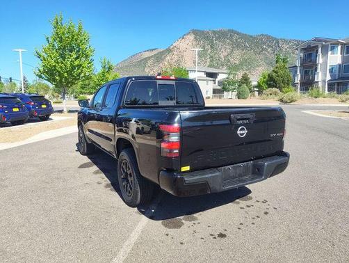 Super Black 2022 Nissan Frontier SV