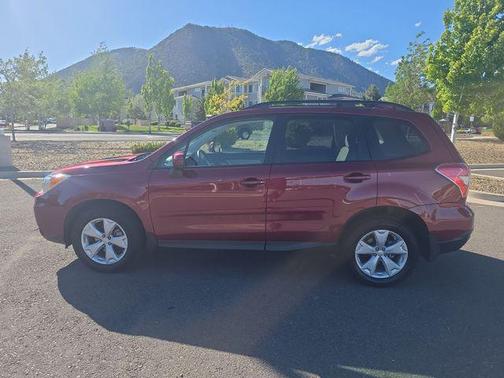 Venetian Red Pearl 2016 Subaru Forester 2.5i Premium