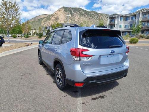 Ice Silver Metallic 2020 Subaru Forester Premium