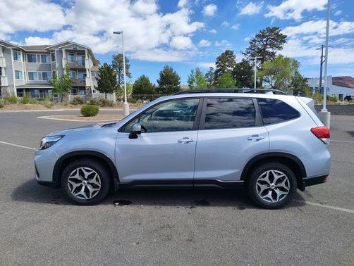 Ice Silver Metallic 2020 Subaru Forester Premium