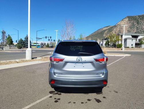Silver Sky Metallic 2016 Toyota Highlander XLE