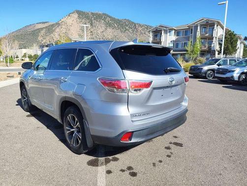 Silver Sky Metallic 2016 Toyota Highlander XLE