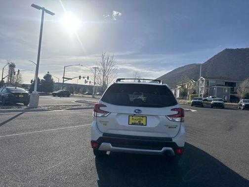 Crystal White Pearl 2019 Subaru Forester Touring