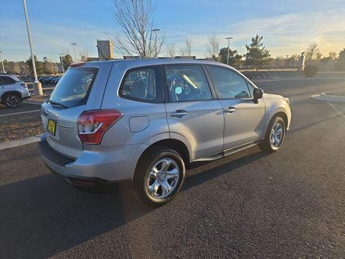 2015 Subaru Forester 2.5i