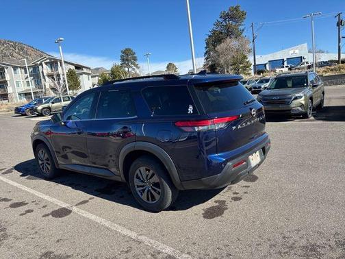 2022 Nissan Pathfinder SV 4WD