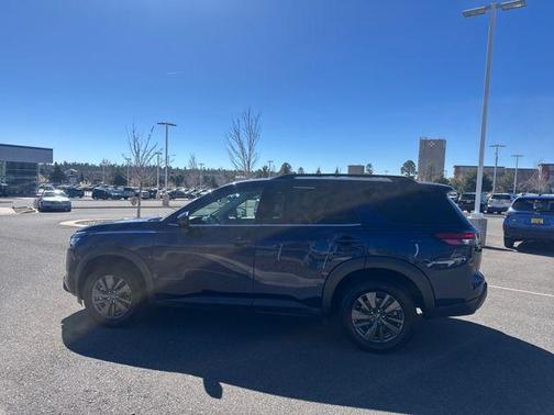 2022 Nissan Pathfinder SV 4WD