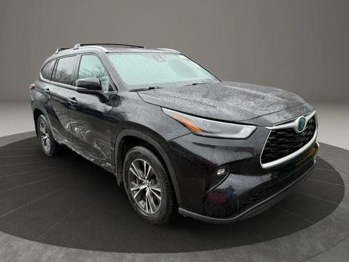 2023 Toyota Highlander Hybrid XLE