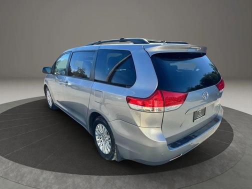 2013 Toyota Sienna XLE