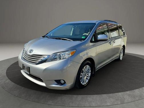 2013 Toyota Sienna XLE