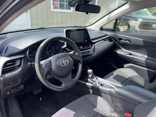 2021 Toyota C-HR LE