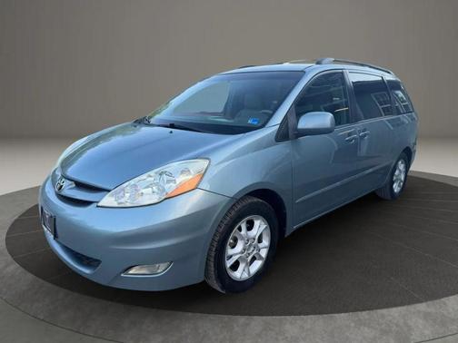 Blue 2006 Toyota Sienna XLE