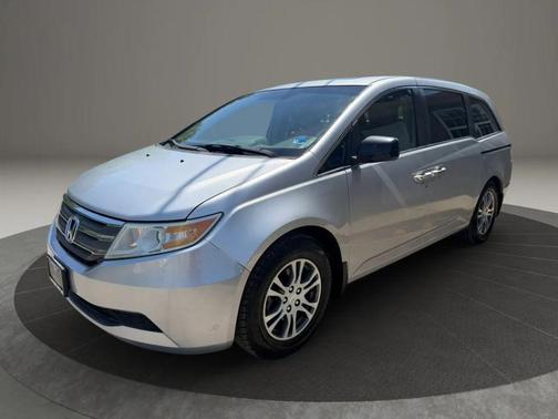 Alabaster Silver Metallic 2011 Honda Odyssey EX-L