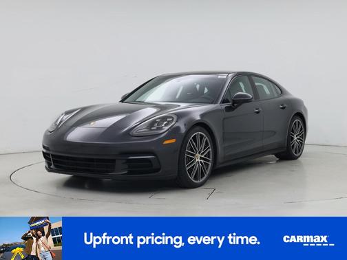 2018 Porsche Panamera 