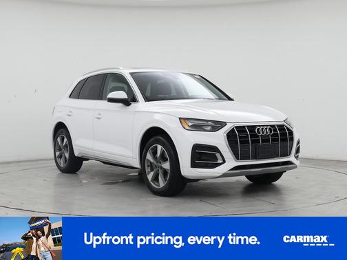 White 2024 Audi Q5 Premium Plus