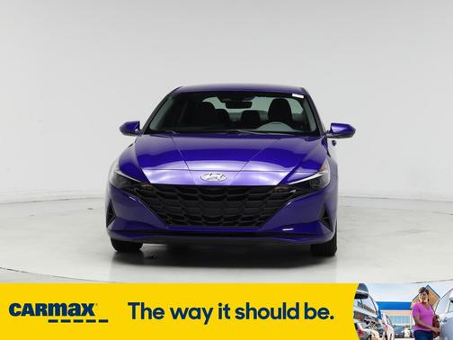 2022 Hyundai ELANTRA SE