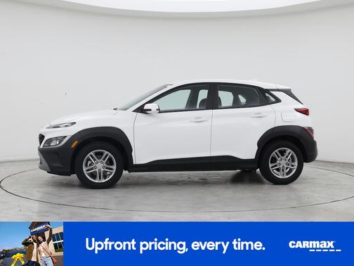 White 2023 Hyundai KONA SE