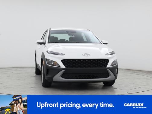 White 2023 Hyundai KONA SE