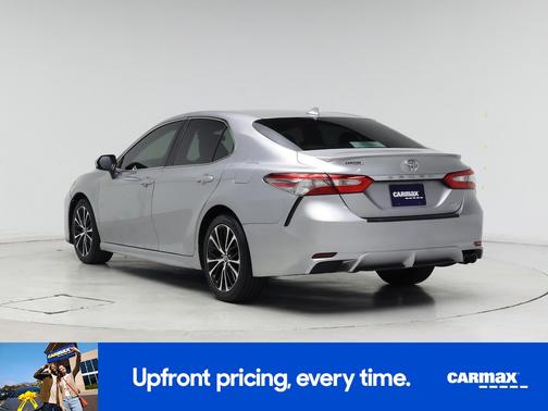 Silver 2019 Toyota Camry SE