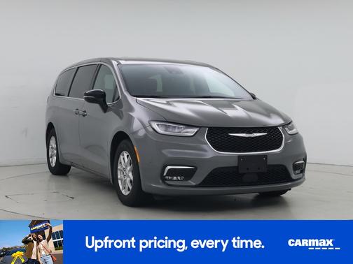 Gray 2025 Chrysler Pacifica Select