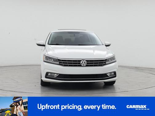 White 2018 Volkswagen Passat SE