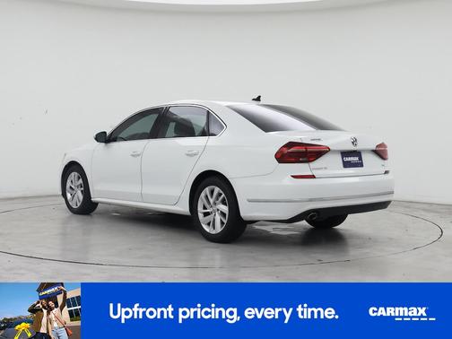 White 2018 Volkswagen Passat SE