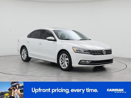 White 2018 Volkswagen Passat SE