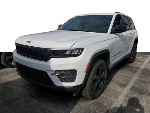 2025 Jeep Grand Cherokee Laredo