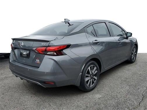 2022 Nissan Versa 1.6 SV