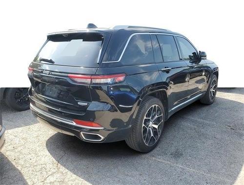 2022 Jeep Grand Cherokee Summit