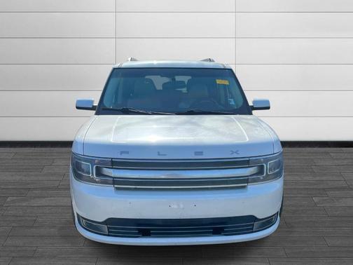 White Platinum Clearcoat Metallic 2016 Ford Flex Limited