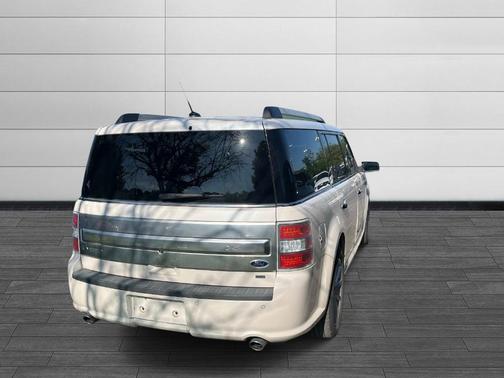 White Platinum Clearcoat Metallic 2016 Ford Flex Limited