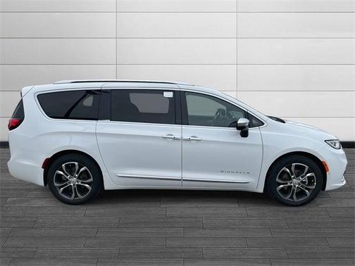 2026 Chrysler Pacifica Pinnacle