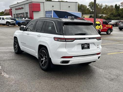 2025 Jeep Grand Cherokee Summit