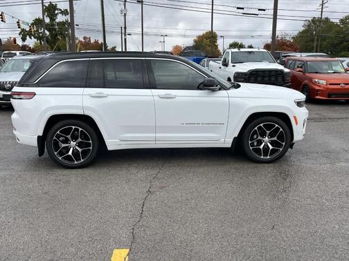 2025 Jeep Grand Cherokee Summit