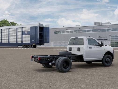 Bright White Clearcoat 2026 RAM 3500 Tradesman/Big Horn