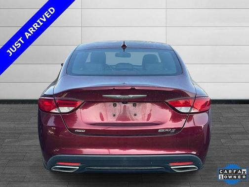 Velvet 2016 Chrysler 200 S