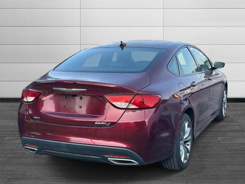 Velvet 2016 Chrysler 200 S