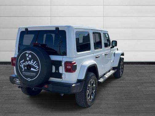 Bright White Clearcoat 2025 Jeep Wrangler Sahara
