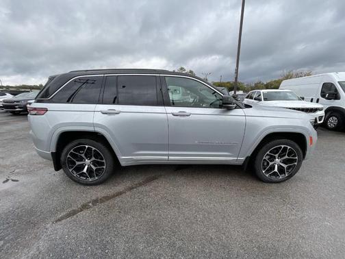 2025 Jeep Grand Cherokee Summit